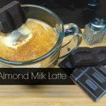 almond-milk-latte-h-alliws-espresso-me-gala-amygdaloy-kai-kakao-mommyjammi1