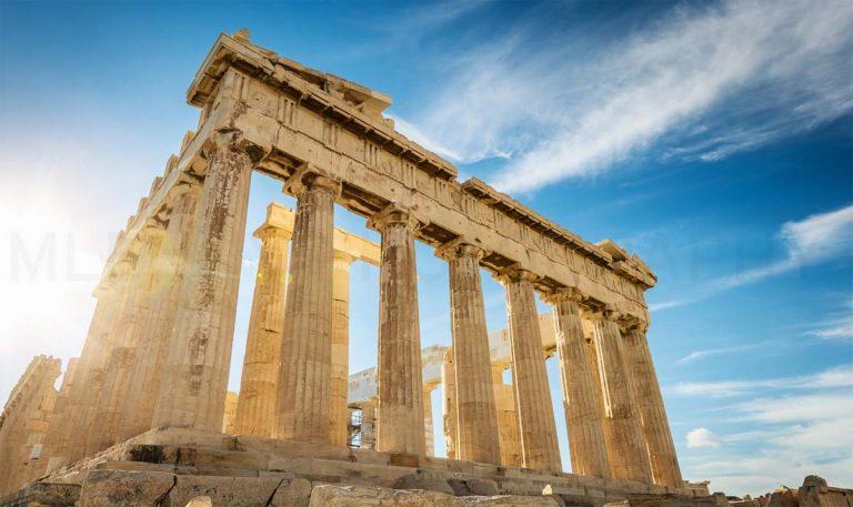 Αν και στα πρόθυρα χρεωκοπίας οι Έλληνες δεν πουλάμε την αξιοπρέπεια μας στον Gucci