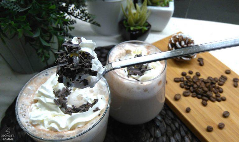 Απολαυστικό ρόφημα αχνιστή Mocha Kακάο!