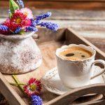 5-prolipseis-gia-ton-kafe-pou-deixnoun-kalotyxia-h-grousouzia