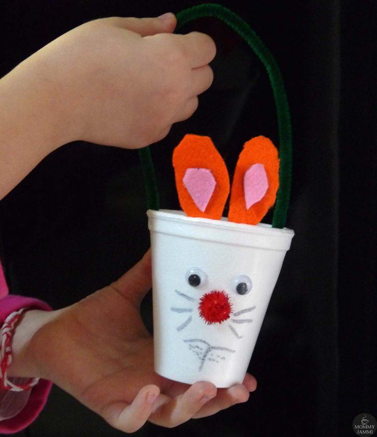 Φτιάξτε κουνελάκια καλαθάκια με πλαστικά ποτηράκια!