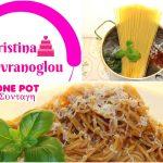 one-pot-syntagi-gia-makaronia-me-saltsa-poy-tha-latrepsete