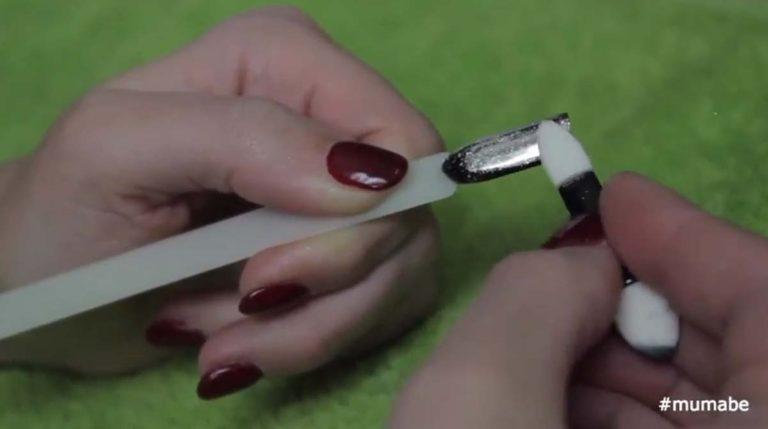 Πως θα πετύχεις μόνη σου, το εφέ του καθρέφτη στα νύχια σου! VIDEO