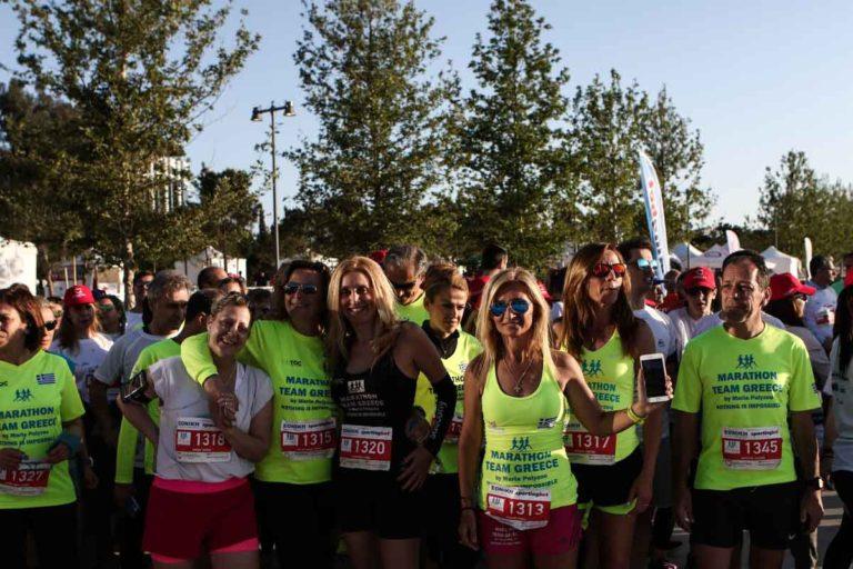 H Mαρία Πολύζου με την ομάδα της στο No Finish Line της Αθήνας