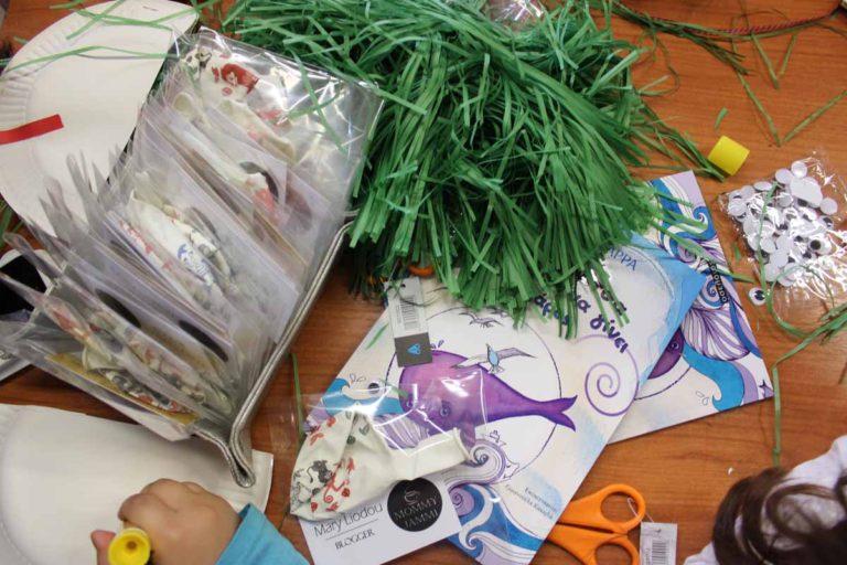 Πασχαλινές κατασκευές παρέα με τα παιδιά στο βιβλιοπωλείο τετράγωνο!