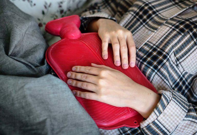 Πόσο δύσκολο είναι να μάθεις στο παιδί σου να βάζει τον αγκώνα στο στόμα όταν βήχει ή φτερνίζεται;