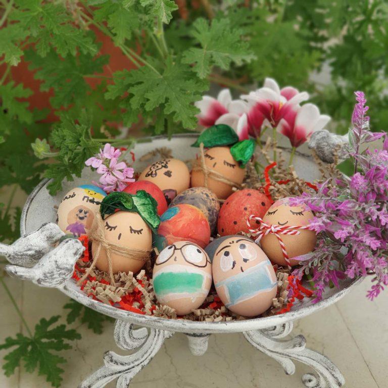 Βάψιμο αυγών με 4 διαφορετικούς τρόπους