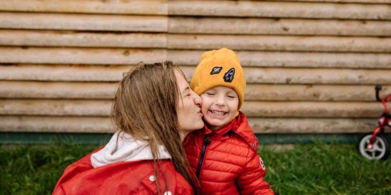 Η παιδική κακοποίηση στην εποχή του COVID – Πώς μπορούν να προστατέψουν οι γονείς τα παιδιά τους