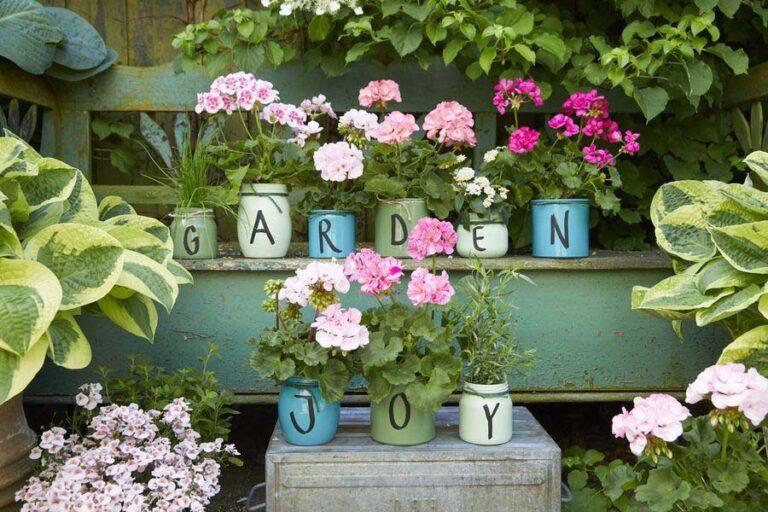 Καλοκαιρινοί κήποι: Χαρούμενες και χαλαρές στιγμές με δημιουργικές DIY ιδέες με γεράνια