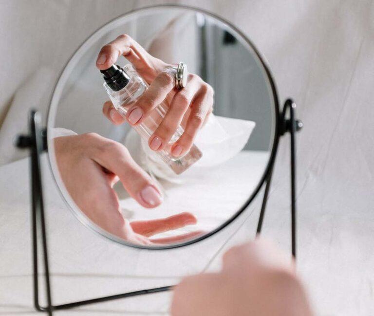 Έτσι θα κάνεις το άρωμά σου να διαρκεί όλη την ημέρα