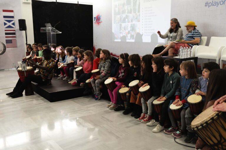 Μέσα από το παιχνίδι τα παιδιά μαθαίνουν τον κόσμο