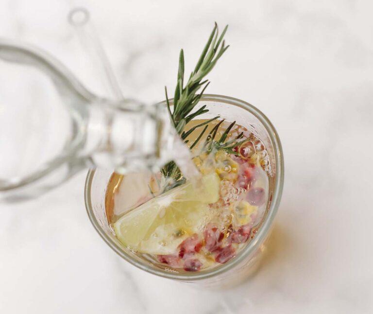 Ο αυτοκράτορας της αντιγήρανσης στο ποτήρι σας!