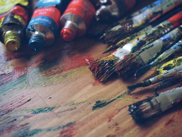 Ακρυλικά vs Χρώματα λαδιού: Τι σας ταιριάζει;