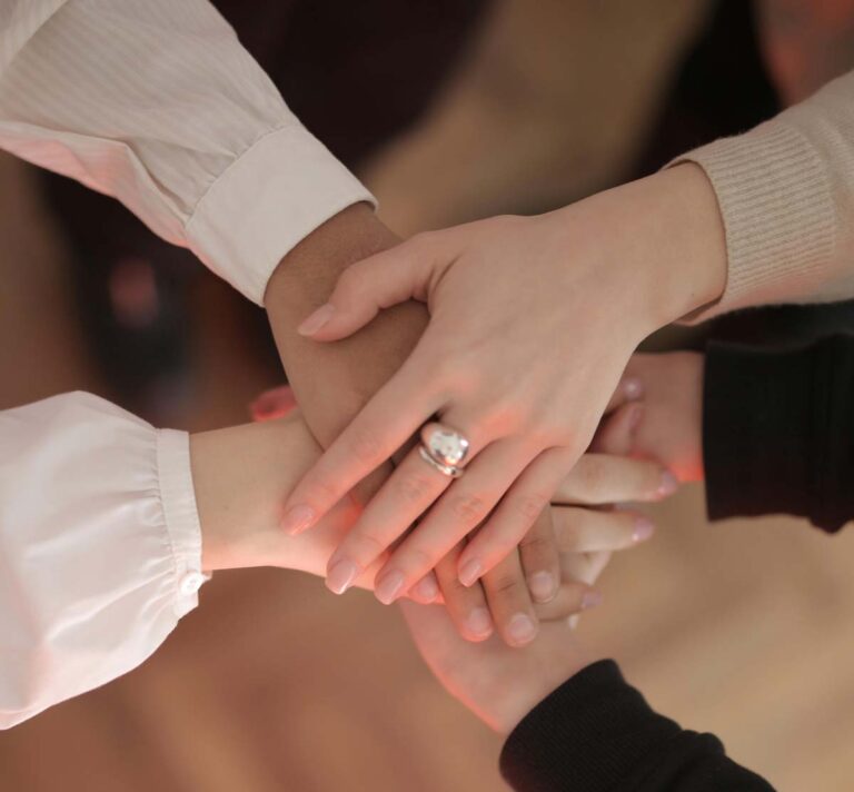 Για πρώτη φορά νόμος της Ε.Ε για την βία κατά των γυναικών – Ποινικοποιεί από παρενόχληση στο διαδίκτυο & stalkers ως το revenge porn