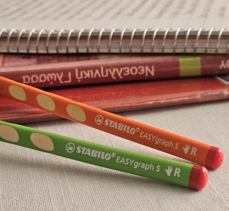 Πως θα βοηθήσω το παιδί μου να διορθώσει τον γραφικό του χαρακτήρα