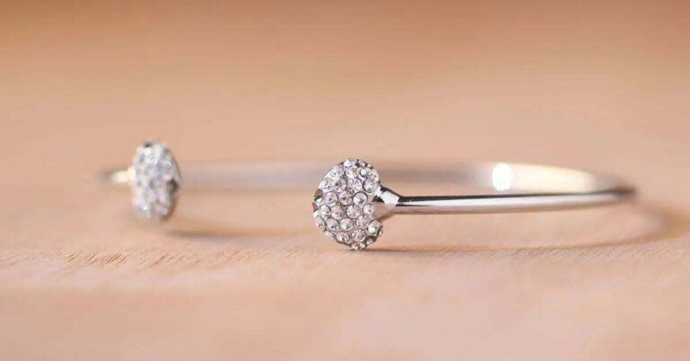 Η Ομορφιά της Παράδοσης Μέσα από Μοντέρνα Μάτια