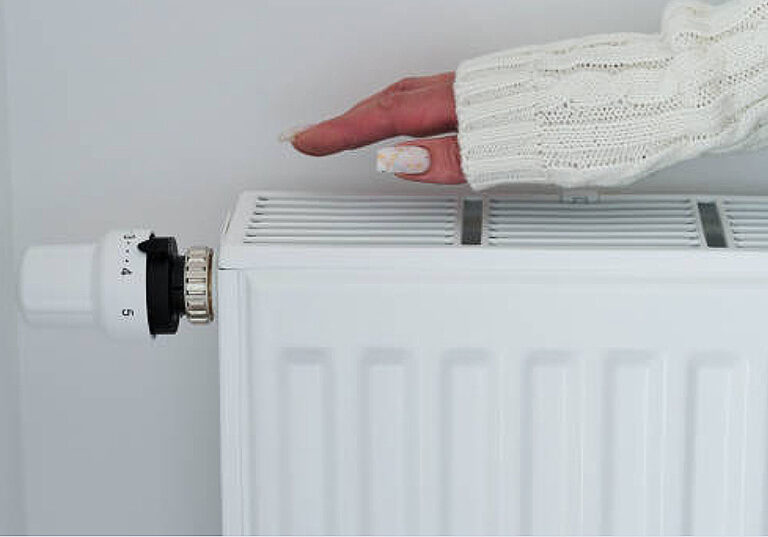 Πώς να κρατήσεις το σπίτι σου ζεστό χωρίς να «εκτοξευθεί» ο λογαριασμός σου;